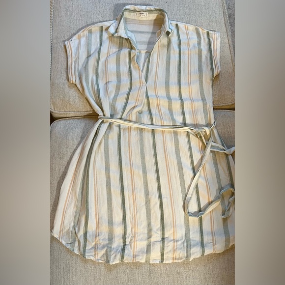 MINE Linen Dress - Picture 2 of 2